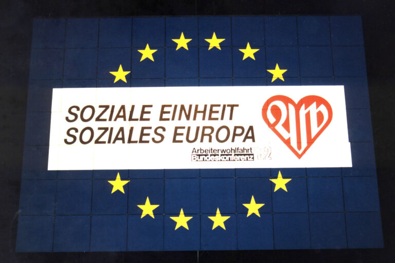 Historisches Plakat der Arbeiterwohlfahrt zum Thema soziales Europa.